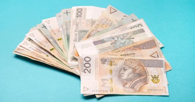 Komu przysługuje trzynastka w oświacie? Sprawdź, kto ją dostanie Komu przysługuje trzynastka w oświacie? Sprawdź, kto ją dostanie