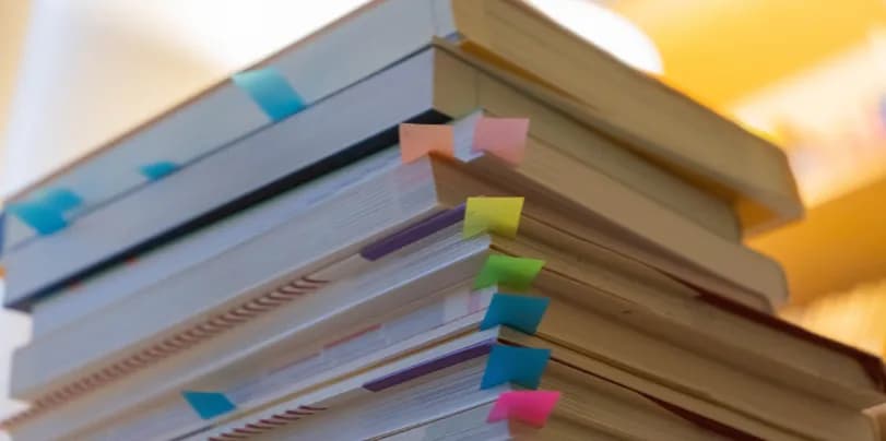 Gdzie oddać stare podręczniki szkolne? Znajdź najlepsze miejsca i porady Gdzie oddać stare podręczniki szkolne? Znajdź najlepsze miejsca i porady