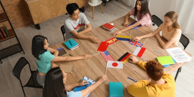 Czy można uczyć się dwóch języków jednocześnie bez frustracji? Czy można uczyć się dwóch języków jednocześnie bez frustracji?