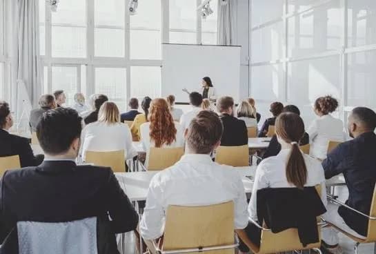 Czym zajmuje się kuratorium oświaty i jak wpływa na edukację? Czym zajmuje się kuratorium oświaty i jak wpływa na edukację?
