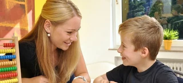 Pedagog szkolny czym się zajmuje - kluczowe zadania i wsparcie uczniów Pedagog szkolny czym się zajmuje - kluczowe zadania i wsparcie uczniów