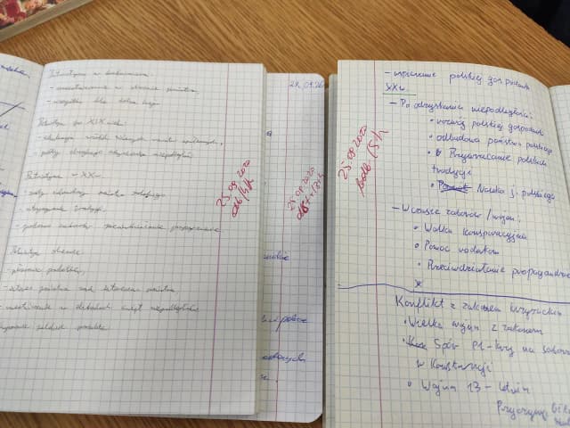 Jak podpisać zeszyt do polskiego, aby uniknąć zamieszania w szkole Jak podpisać zeszyt do polskiego, aby uniknąć zamieszania w szkole