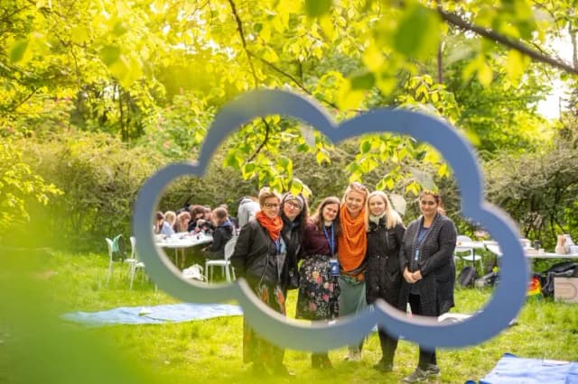 Czy uczniowie w szkole w chmurze mają obowiązkowe lekcje czy nie? Czy uczniowie w szkole w chmurze mają obowiązkowe lekcje czy nie?