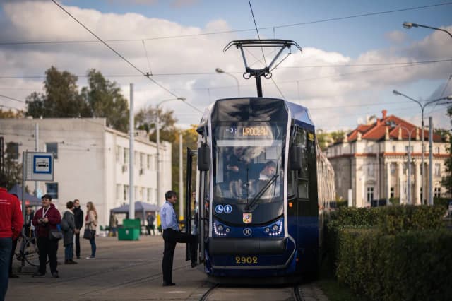 Czy we Wrocławiu uczniowie jeżdżą za darmo? Sprawdź, kto może skorzystać Czy we Wrocławiu uczniowie jeżdżą za darmo? Sprawdź, kto może skorzystać