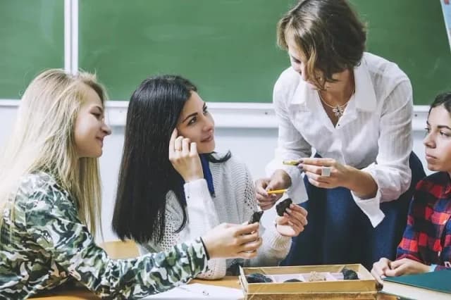 Co może zrobić pedagog szkolny, aby wspierać uczniów i rodziców? Co może zrobić pedagog szkolny, aby wspierać uczniów i rodziców?